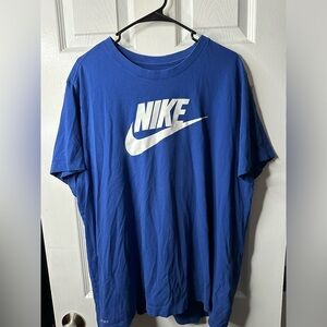 Mens Nike tee